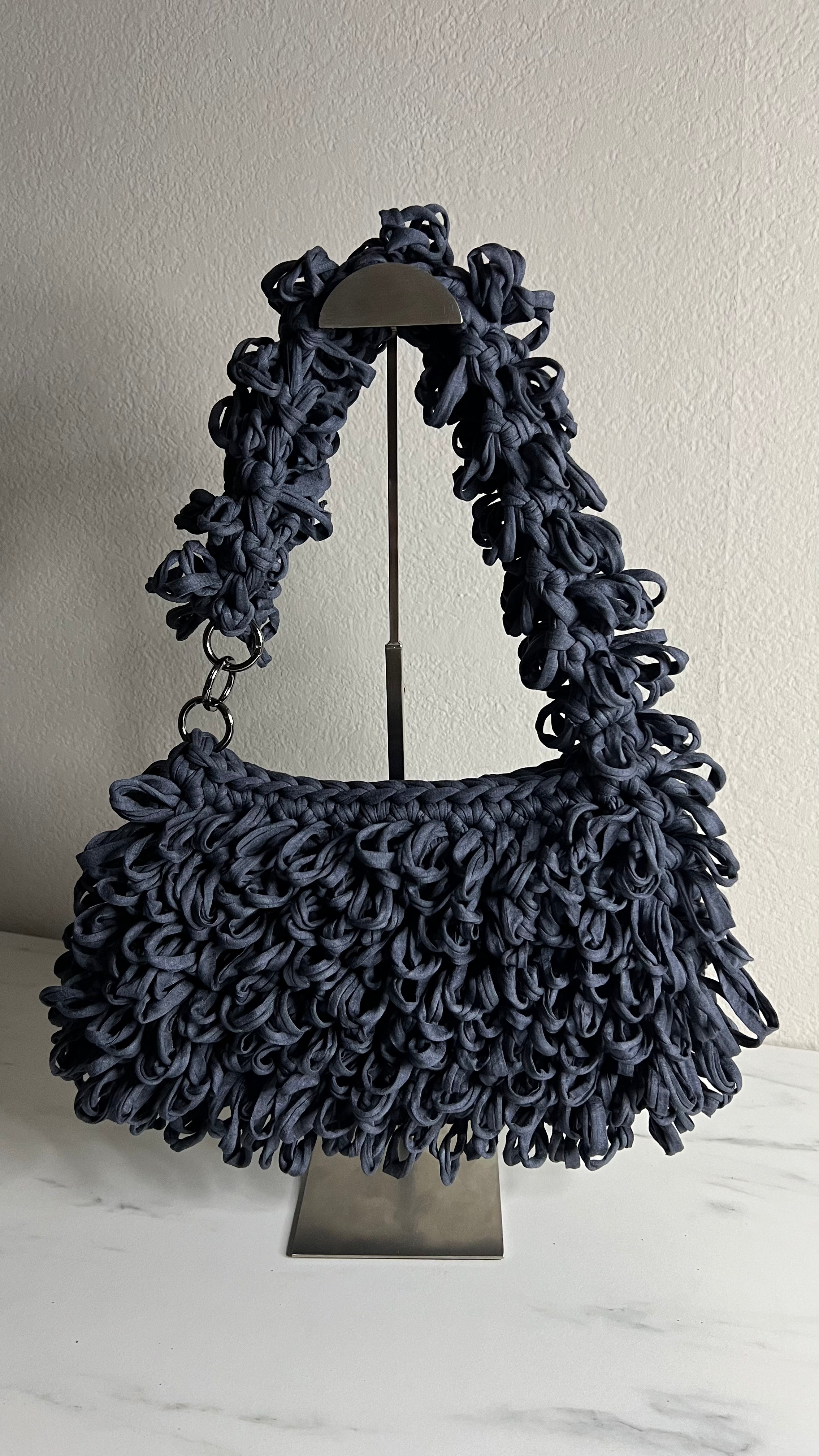 Charcoal Gray / Chic